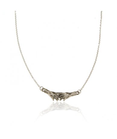 Collana con centrale mano...